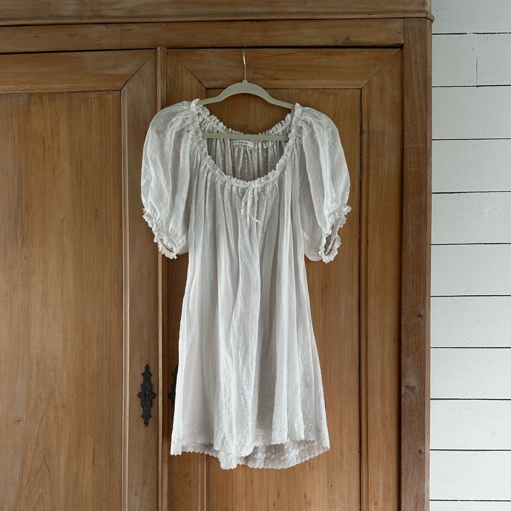 Doen White Lace-Trimmed Chemise